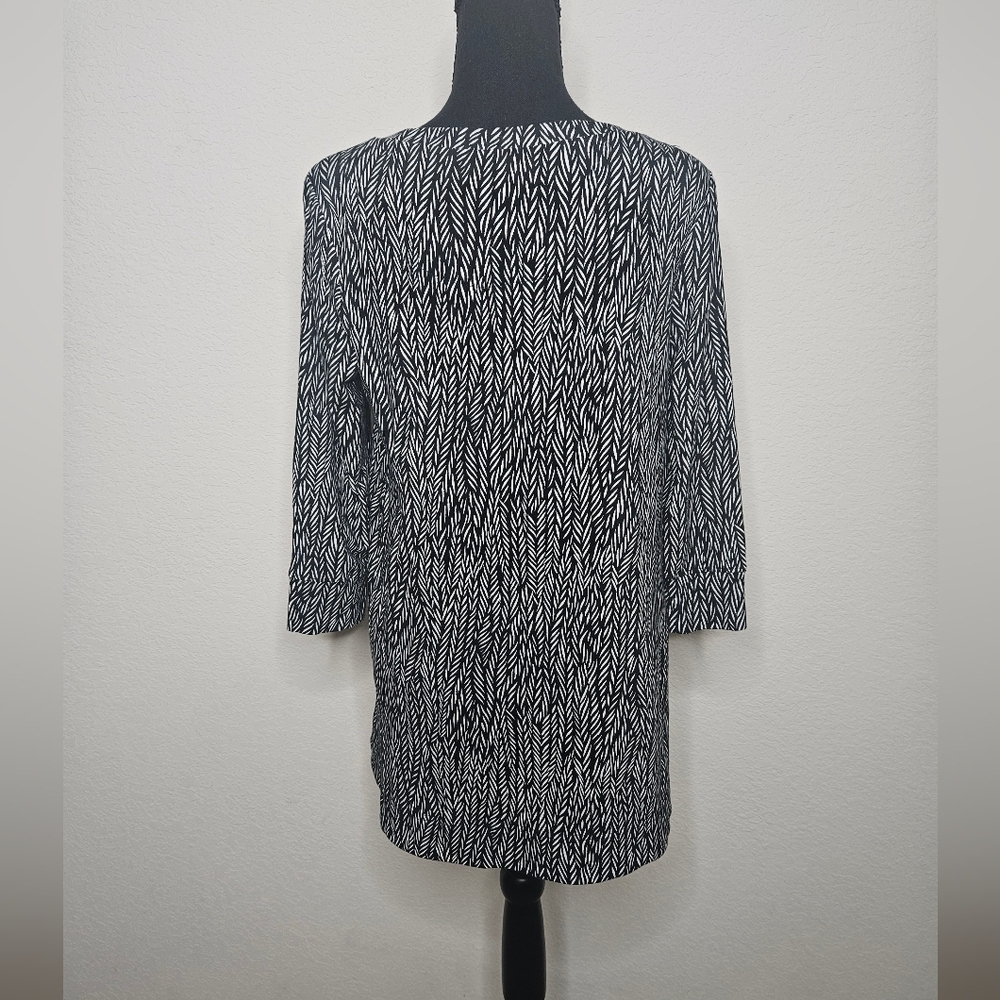 Chico's Cotton Modal Blend Black White Abstract Feather Print 3/4 Sleeve Tunic - Picture 7 of 9